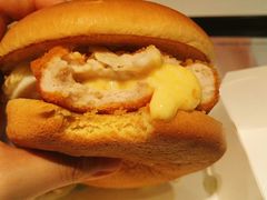 爆浆芝士鸡排汉堡-麦当劳(杭州西湖银泰百货店)