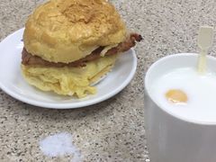 猪扒蛋菠萝包-沙溪兄茶餐厅