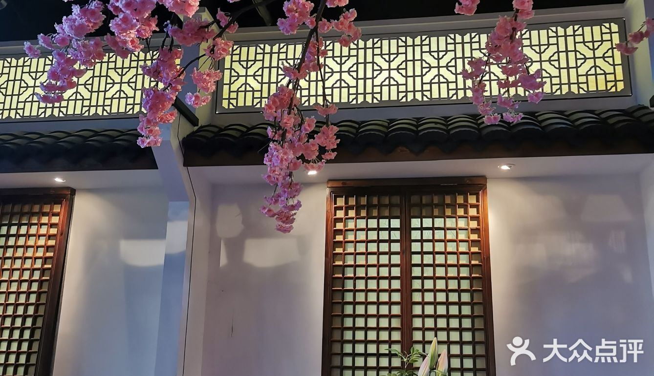 干锅牛蛙非常好吃，味道重