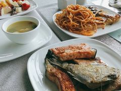 -亚洲国际大酒店·云顶阁旋转自助餐厅