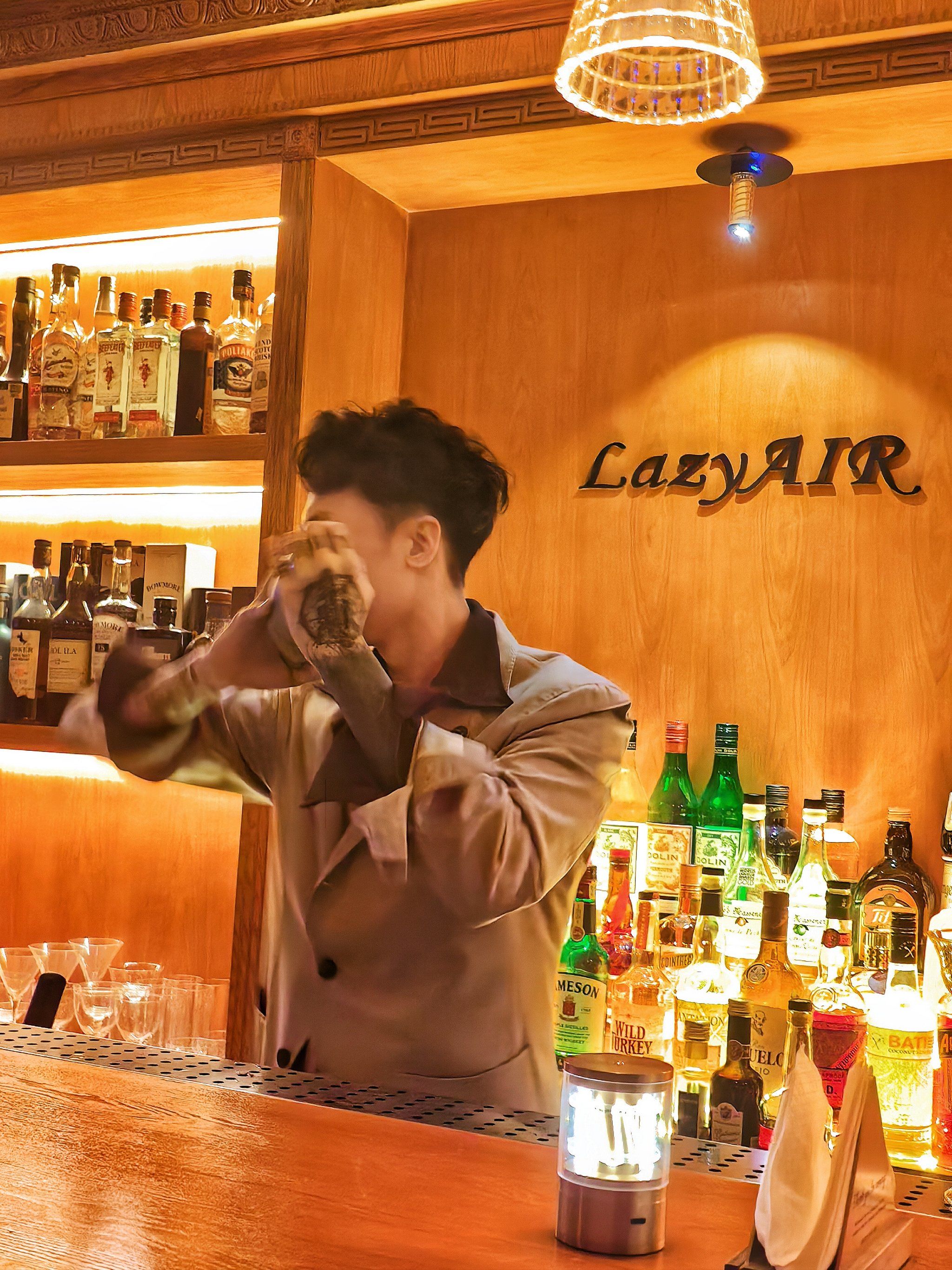 颜值在线的调酒师shake shake🥂