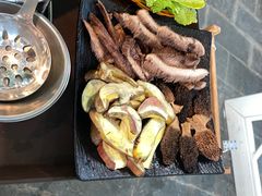 -蘑统田下·野生菌火锅