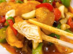 蛋白烧牛筋-江城燕子大排档(江汉路步行街店)
