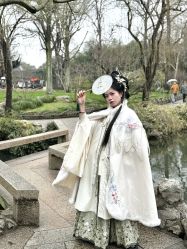-一揽芳华汉服旗袍体验馆(拙政园店)