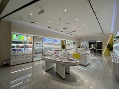 -J-Optical佳视明眼镜·蔡司视觉(青岛金茂览秀城店)