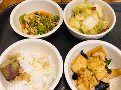 -一两饭川味素食餐厅