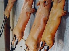 -黄记四更烤乳猪店