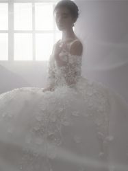 -至臻微拉婚纱摄影