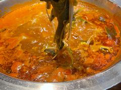 -野山舂·贵州现舂酸汤火锅(鸿通城店)