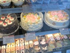 -红宝石·鲜奶小方·海派西点房(南丹店)