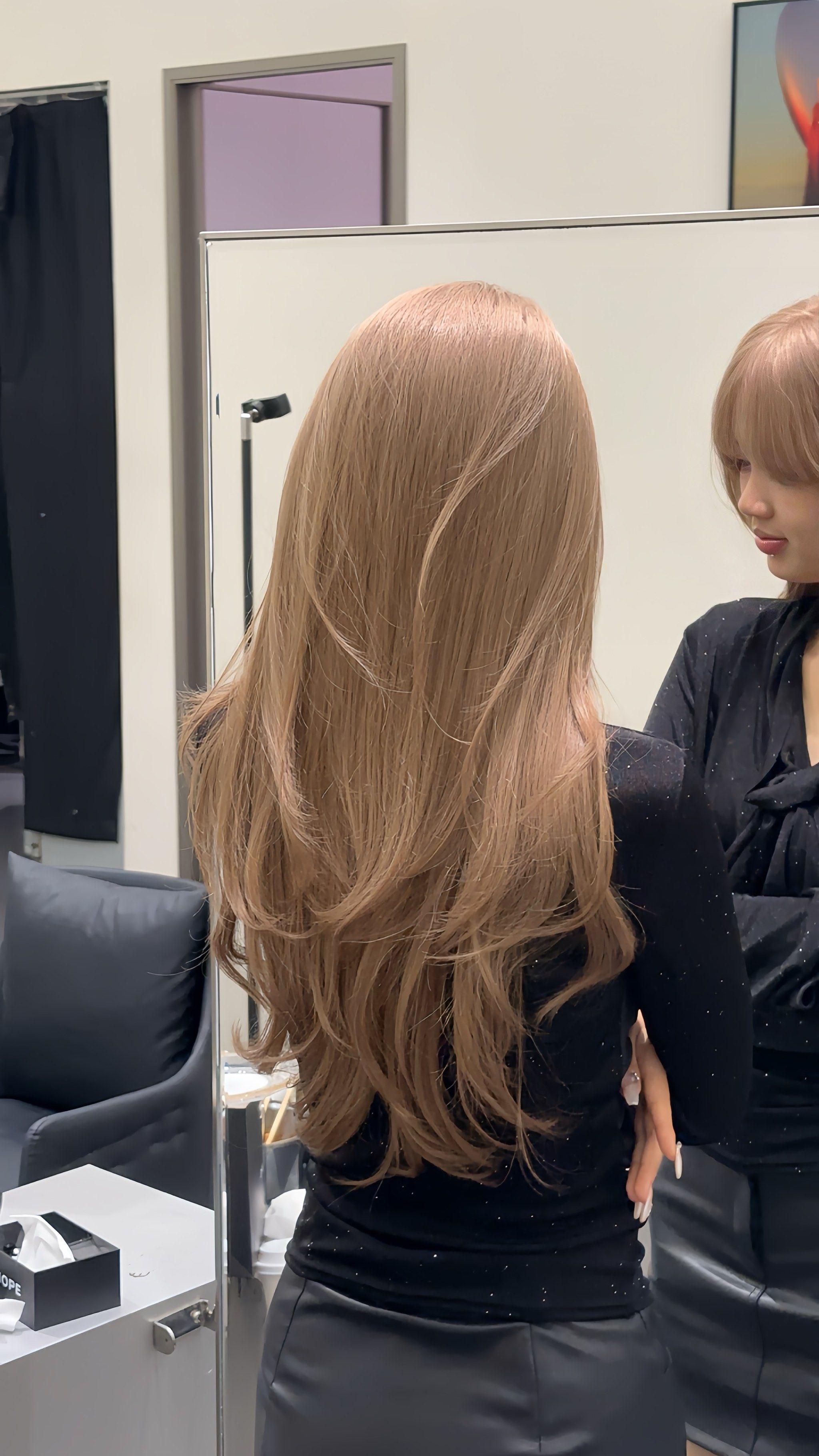 奶茶色搭配高层次发型!