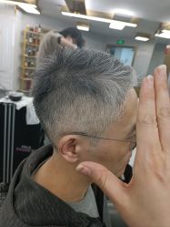 -即型男士理发工作室