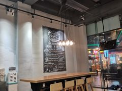 大堂-HELLO 27 意面·沙拉·帕尼尼