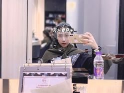 -HAIR CORNER