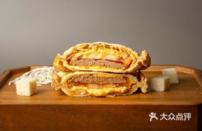 Cheese Black Pepper Beef Sandwich