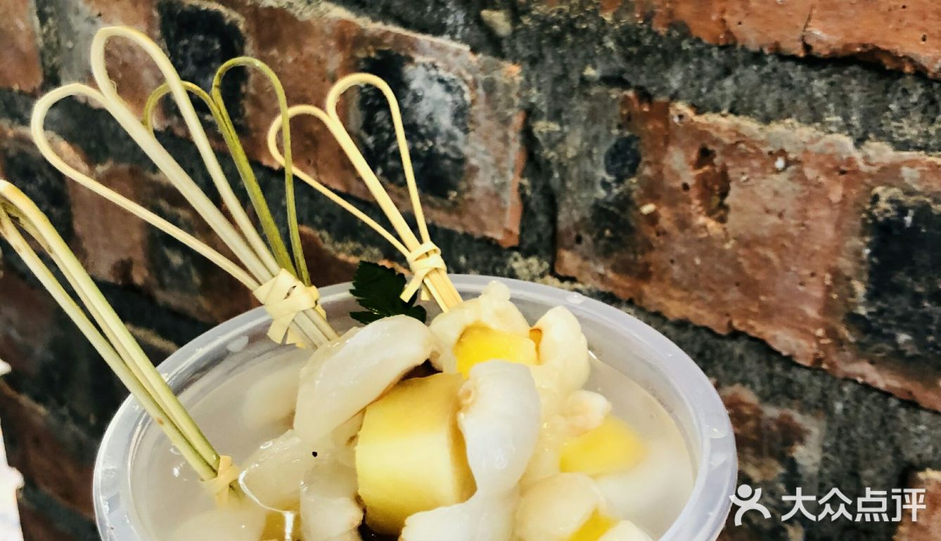 爬梯椰是一家很山城的甜品店