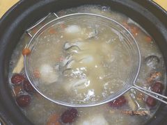 -濠轩阁特色生蚝火锅(水湾路店)