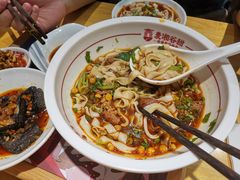 -呷佬·长沙手工米粉(金沙江路店)