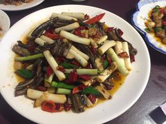 爆炒土鳝鱼-百年粉蒸牛肉