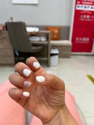 -进巍美甲美睫店