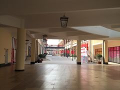 -王府井奥莱临潼小镇(临潼店)