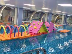 -蓝鲸奇亲子游泳俱乐部