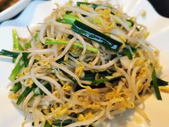 韭菜炒豆芽-吃货私房菜(丽江束河古镇店)