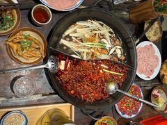 -周小明火锅(黑金冠社区店)