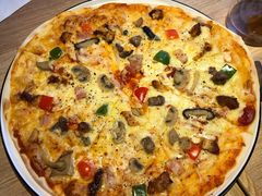 幸会饭堂荤香薄底披萨-幸薈飯堂