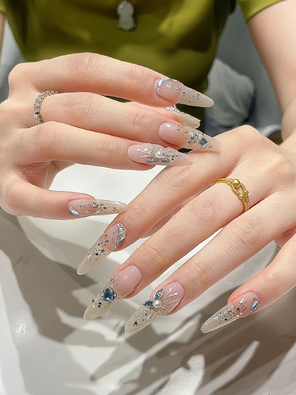 炫目指尖来袭～夏日爆款冰透美甲