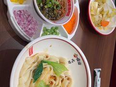 -顺溜·手工刀削面·黑金店(铜锣湾店)