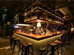 -胡桃里音乐餐厅(陶溪川店)(川湘赣菜·世界百大酒庄直供红酒·音乐表演)