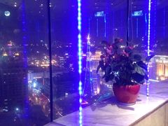 -云顶旋转自助景观餐厅