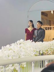 -AMOR艾沫婚纱奢品荟(设计师勒泰店)