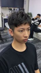-UN·SAKA 右嗯造型