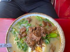 -金杨拉面王小吃面馆·牛三宝面·红烧牛肉粉