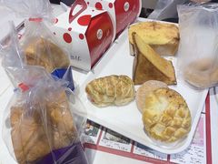 -85度C(生甜甜圈研究工坊·上海平凉店)