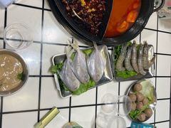 -鹿鸣山草本茶香火锅(园西路店)