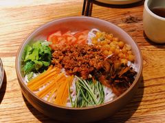 凉米线-缘生态云南菜·野生菌庭院餐厅(华侨城店)