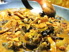 小鸡炖蘑菇-关东小磨东北菜(上海长风大悦城店)