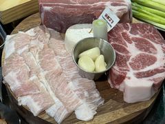 -唯成•韩国炭火烤肉 유성고기