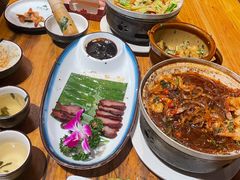 -老滇山寨•云南特色菜•地方菜•民族风情歌舞表演(金碧店)