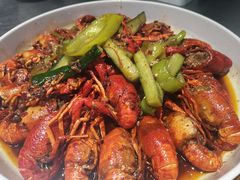 -龙巢盱眙龙虾·牛蛙·烧烤宵夜(八卦岭店)