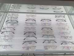 -翰佐蔡司小乐圆·依视路星趣控·暴龙眼镜折扣店