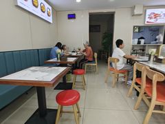 -馋嘴鸭快餐店