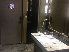 -迎商酒店(深圳罗湖火车站向西村地铁站店)