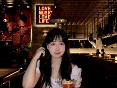 -FOUR PLAY BAR