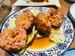 鸭蛋黄狮子头-春水锅贴·传统鲁菜(大明湖店)