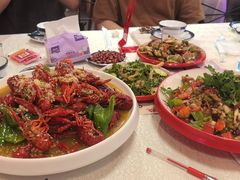 -海盗船. 龙虾烧烤. 酒馆