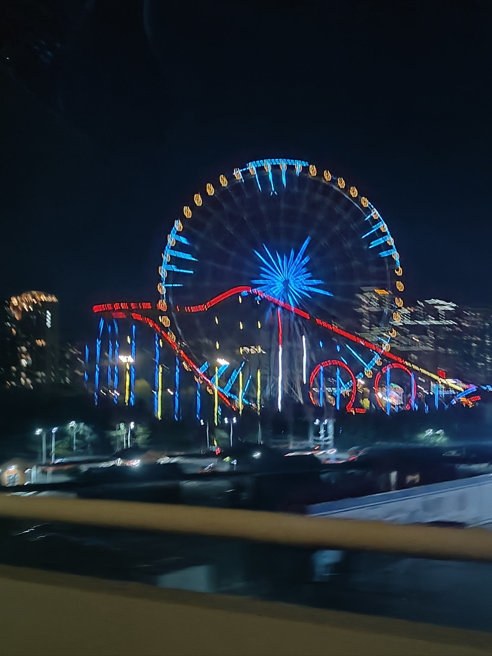 天天领红包汕头夜晚的摩天轮,应该是在儿